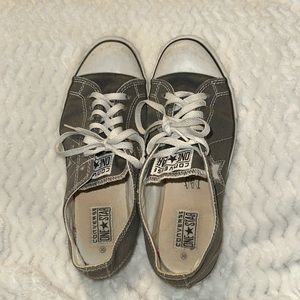 Women’s Size 10 Gray Converse One Star Sneakers